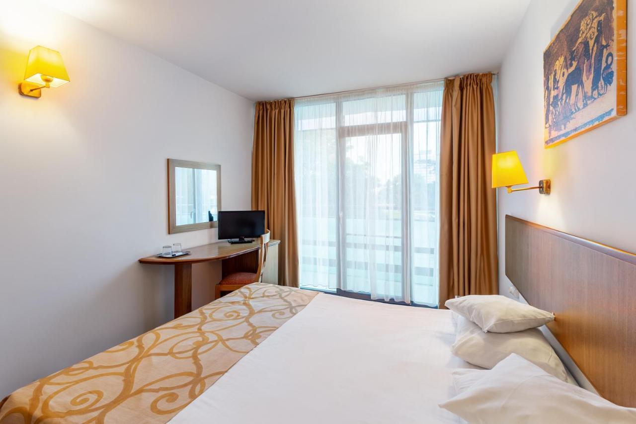 Hotel Cleopatra Сатурн Екстериор снимка