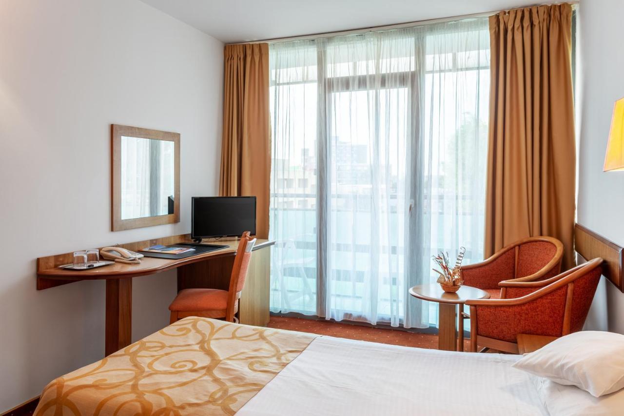 Hotel Cleopatra Сатурн Екстериор снимка