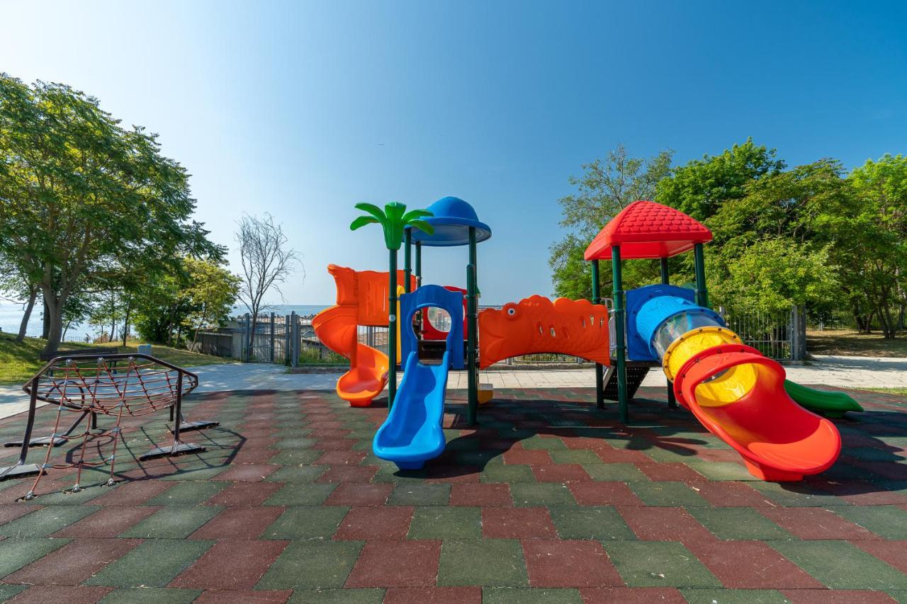 Hotel Cleopatra Сатурн Екстериор снимка