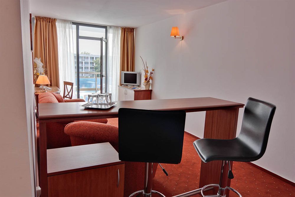 Hotel Cleopatra Сатурн Екстериор снимка