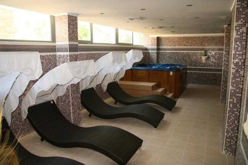 Hotel Cleopatra Сатурн Екстериор снимка